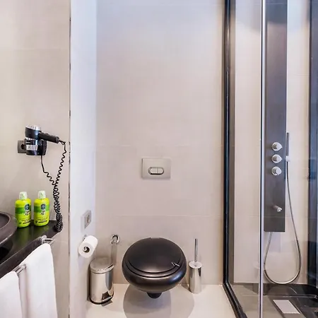 Otel Lei