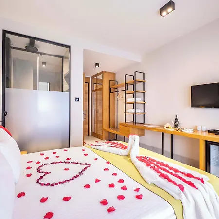 Lei Hotel *